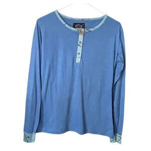 Yukon Gear size M Henley styled top. Blue cameo trim print